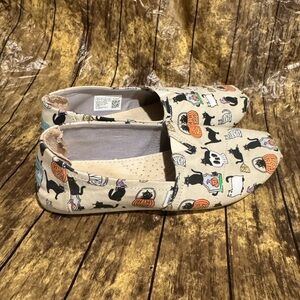 TOMS Belmont Halloween Flats Pumpkins Skulls Cats Slip on Shoes Women's Size